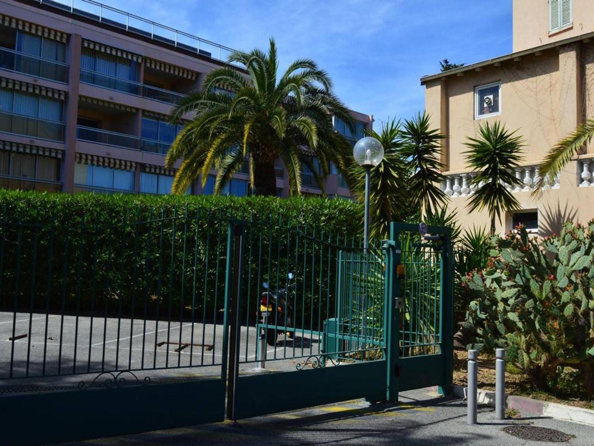 Studio Agreable Avec Loggia, Garage Et Plage A Proximite - 2 Couchages, Golfe-Juan - Fr-1-252-62 Exterior foto